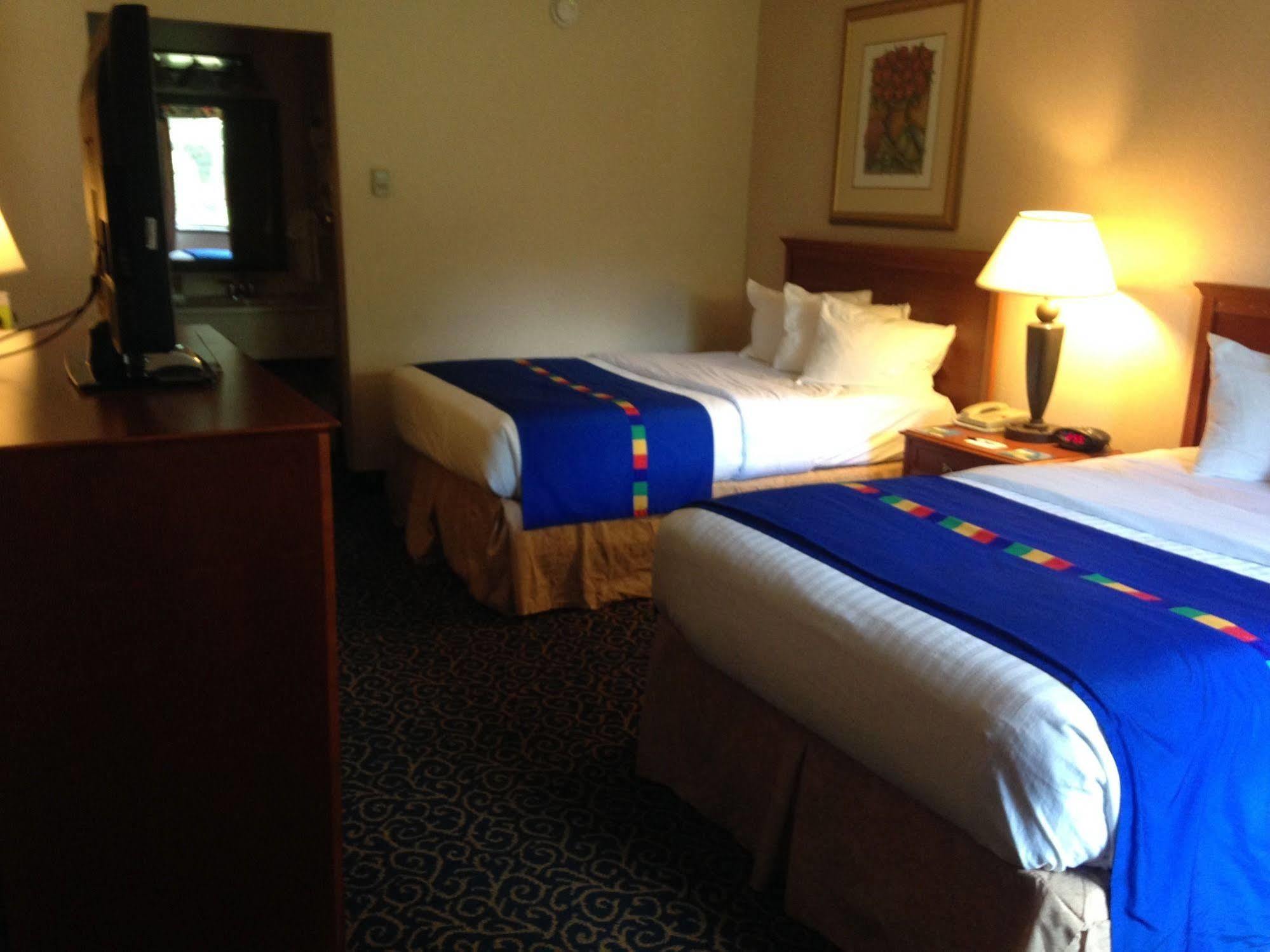 Park Inn By Radisson Harrisburg West Меканіксберґ Екстер'єр фото