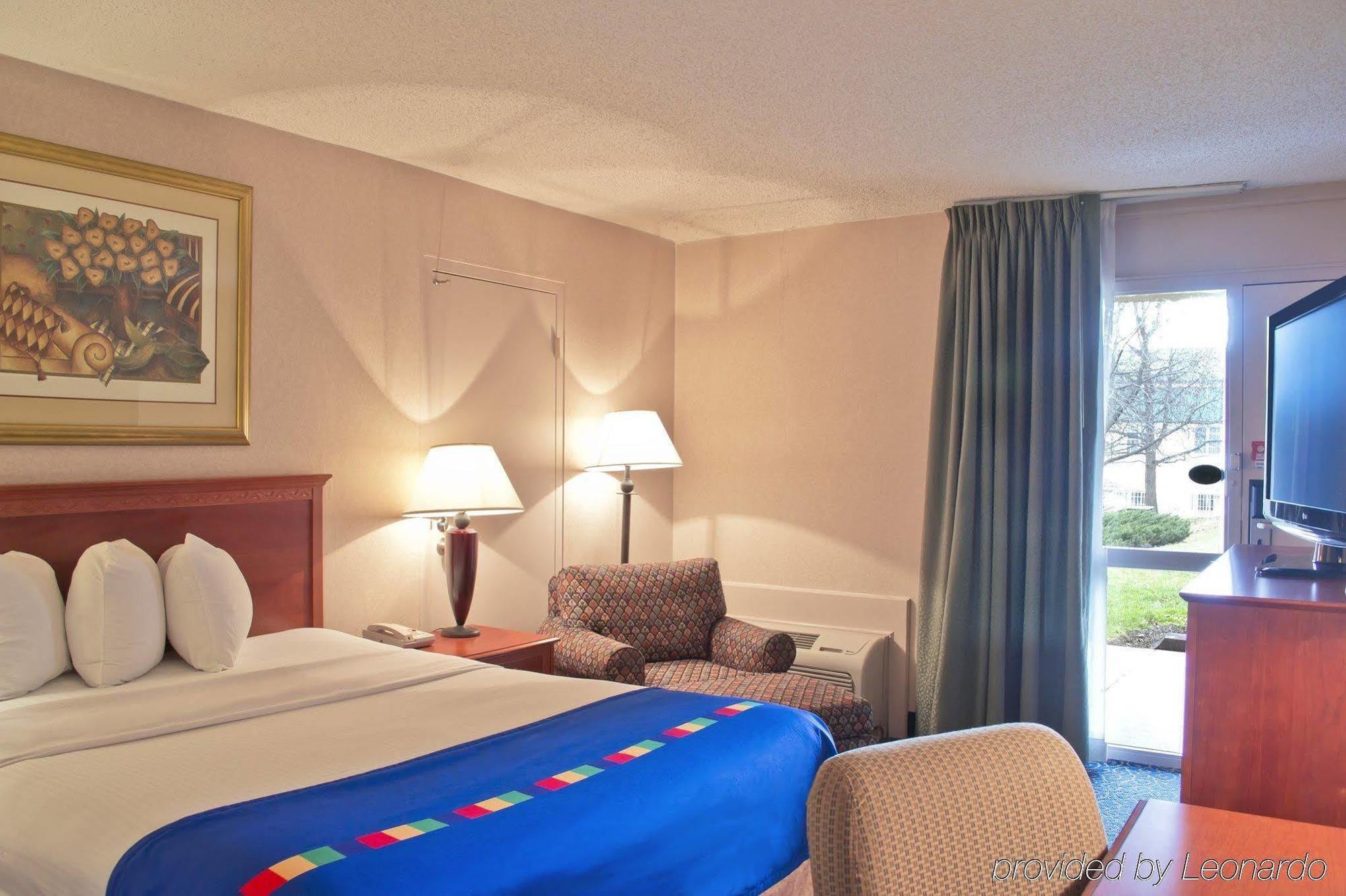 Park Inn By Radisson Harrisburg West Меканіксберґ Номер фото