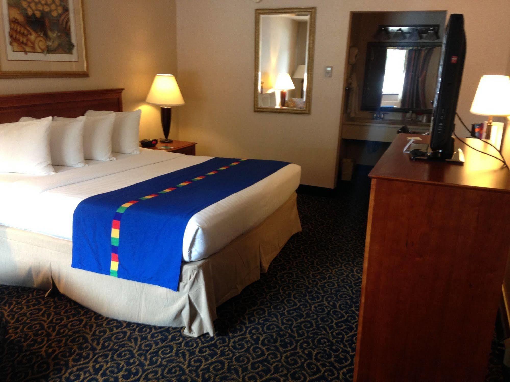 Park Inn By Radisson Harrisburg West Меканіксберґ Екстер'єр фото