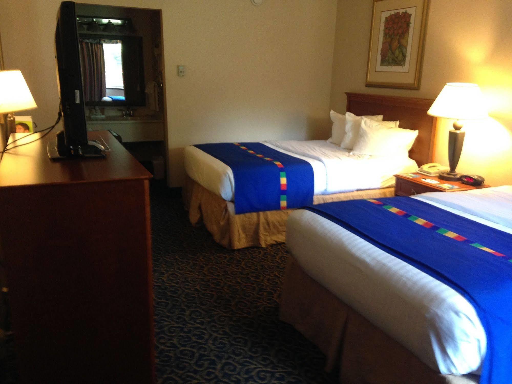Park Inn By Radisson Harrisburg West Меканіксберґ Екстер'єр фото